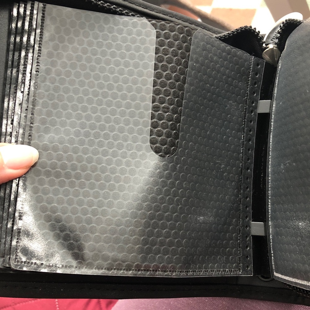 🎃 CD/DVD Carrying Case - Picture 5 of 5